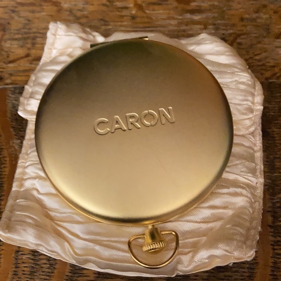 Caron compact mirror with dust bag & original fancy round box. 20+ years old. - Picture 2 of 6